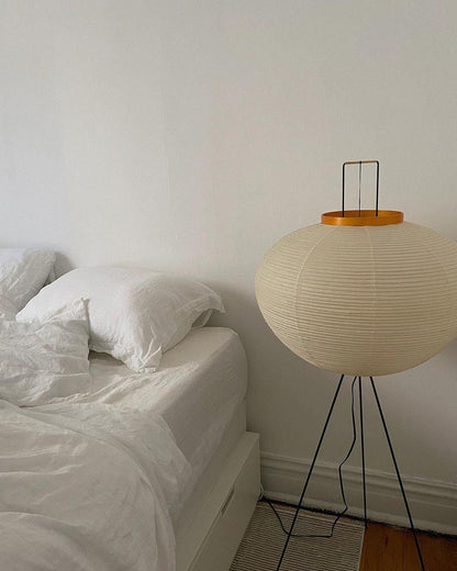Lunora Haze | Skulpturale Stehlampe aus Reispapier im Japandi-Stil