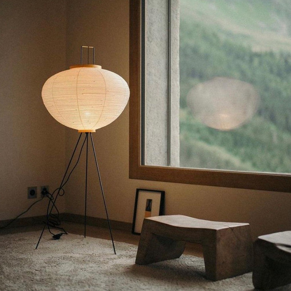Lunora Haze | Skulpturale Stehlampe aus Reispapier im Japandi-Stil