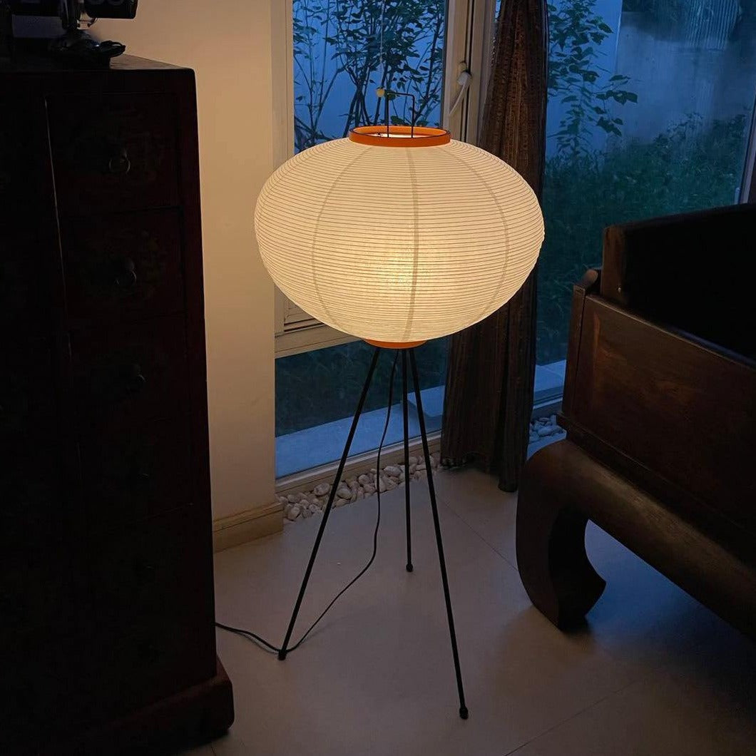 Lunora Haze | Skulpturale Stehlampe aus Reispapier im Japandi-Stil