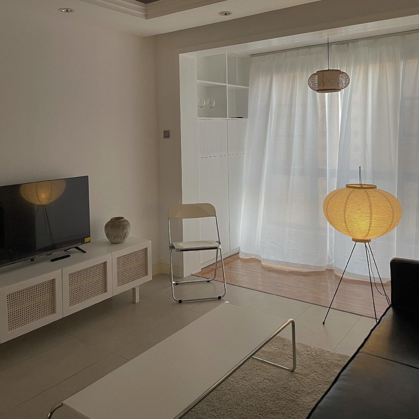 Lunora Haze | Skulpturale Stehlampe aus Reispapier im Japandi-Stil