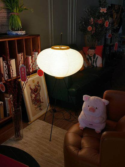 Lunora Haze | Skulpturale Stehlampe aus Reispapier im Japandi-Stil