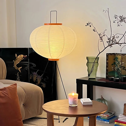 Lunora Haze | Skulpturale Stehlampe aus Reispapier im Japandi-Stil