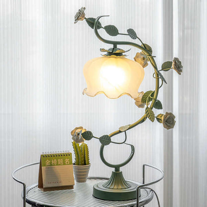 Rosara Bloom | LED-Tischlampe mit dekorativen Rosenblüten