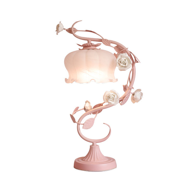 Rosara Bloom | LED-Tischlampe mit dekorativen Rosenblüten