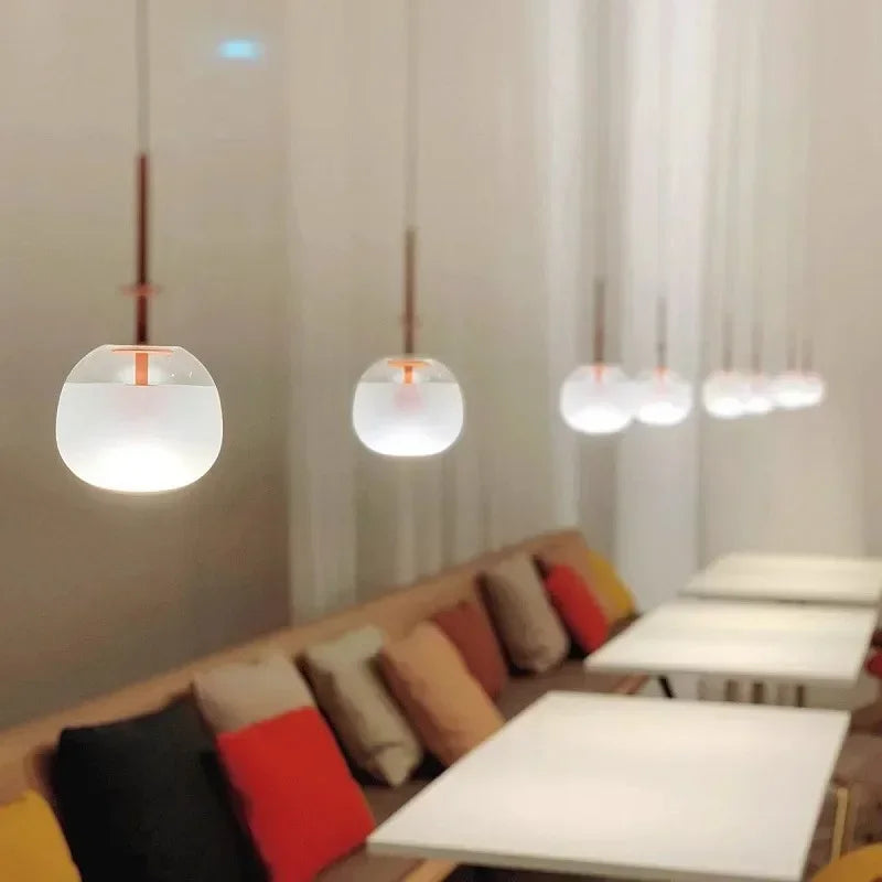 NordicGlow | Dänisch Glas Kronleuchter | Farbiger Glaslampen-Charme im skandinavischen Design