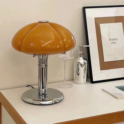 Luminarae | Moderne Tischlampe im mittelalterlich inspirierten Kunstdesign