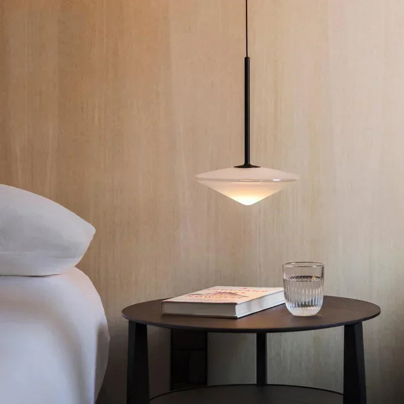 NordicGlow | Dänisch Glas Kronleuchter | Farbiger Glaslampen-Charme im skandinavischen Design