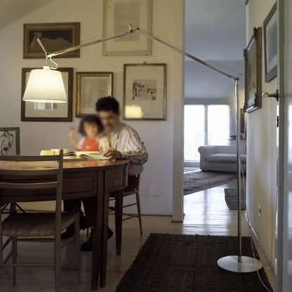 Selinara | Stehlampe mit langer Schwenkarm im Koreanischen Designstil