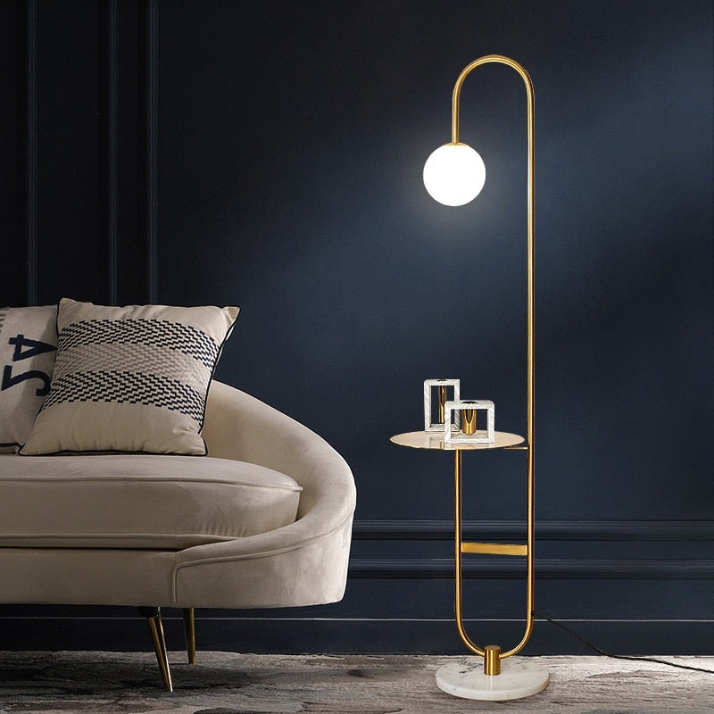 Oranthe Luno | LED‑Stehleuchte im nordischen Stil mit integriertem Beistelltisch