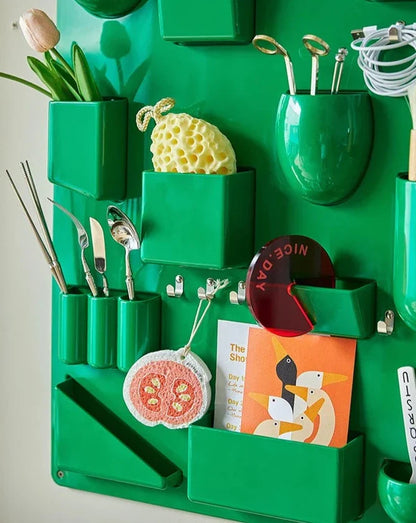 Lunorik Color | Wandregal im Retro-Stil mit farbigen Ablagen