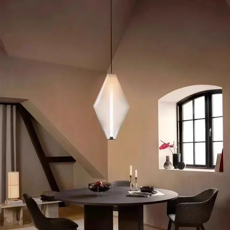 Pyrrhos | Skandinavische Glas-Hängeleuchte für Schlafzimmer und Esszimmer