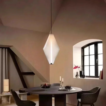 Pyrrhos | Skandinavische Glas-Hängeleuchte für Schlafzimmer und Esszimmer