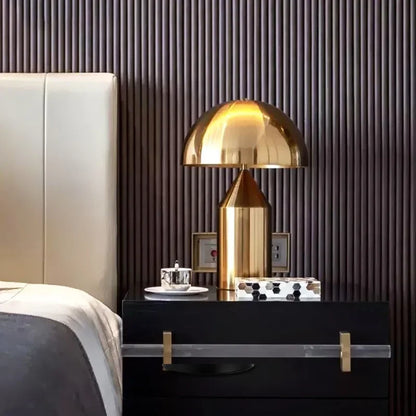 Altessa Oro Tischleuchte – Luxus Designlampe in Gold mit Touch-Steuerung