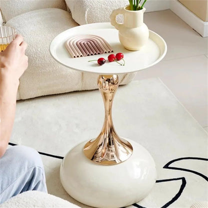 Auranelle | Runde Design-Beistelltisch im hellen italienischen Luxusstil