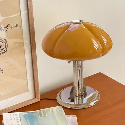Luminarae | Moderne Tischlampe im mittelalterlich inspirierten Kunstdesign