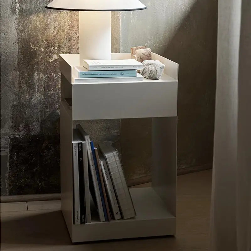 Arket Fold | Metall-Beistelltisch im dänischen Origami-Design