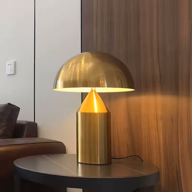 Altessa Oro Tischleuchte – Luxus Designlampe in Gold mit Touch-Steuerung