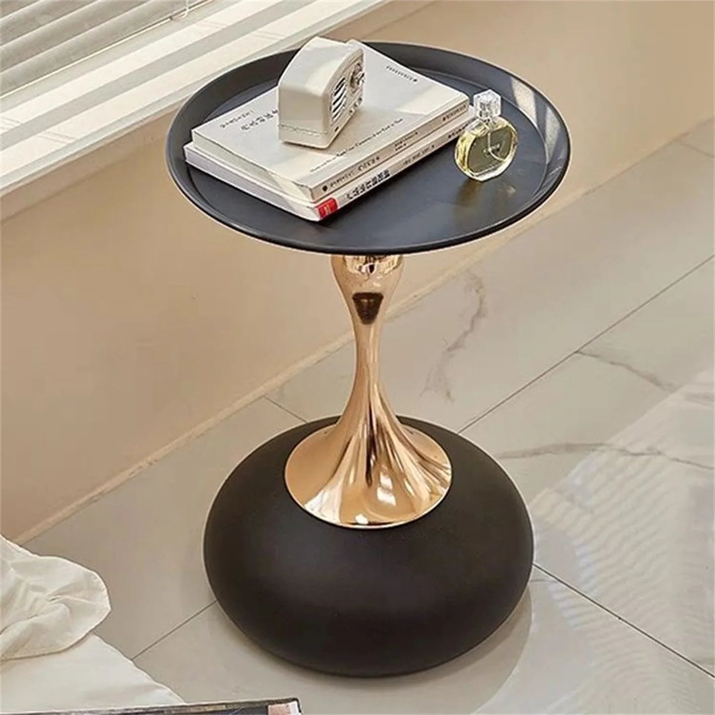 Auranelle | Runde Design-Beistelltisch im hellen italienischen Luxusstil