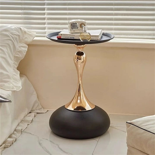 Auranelle | Runde Design-Beistelltisch im hellen italienischen Luxusstil