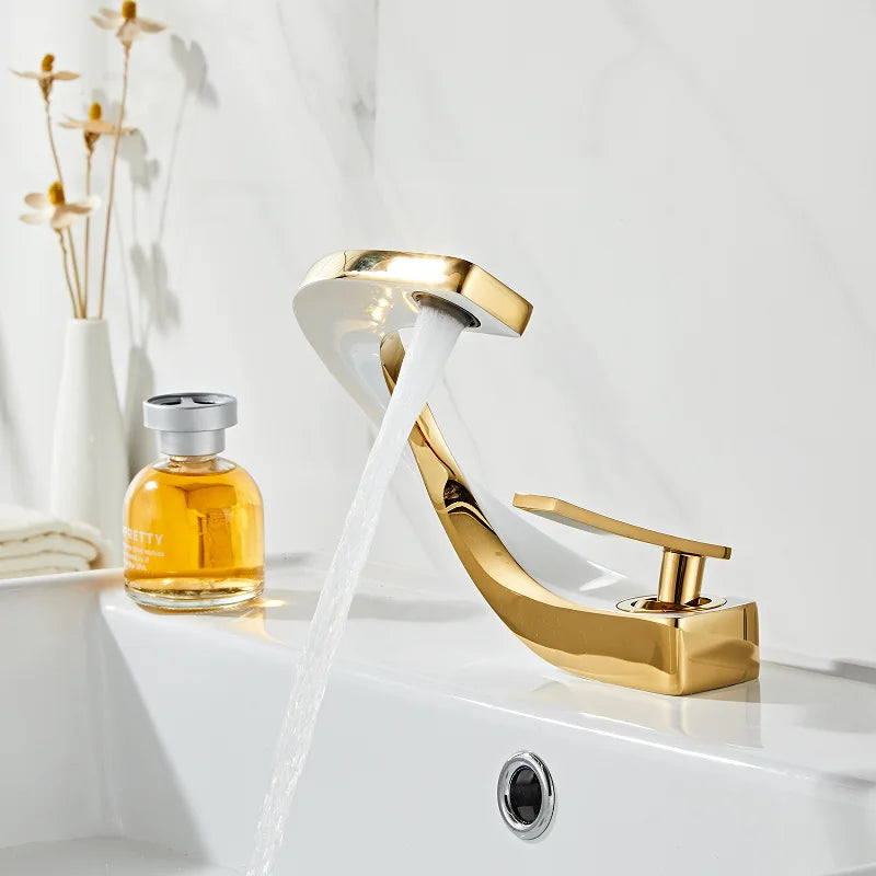 Sivra | Hochwertiger Design-Wasserhahn für moderne Badezimmer