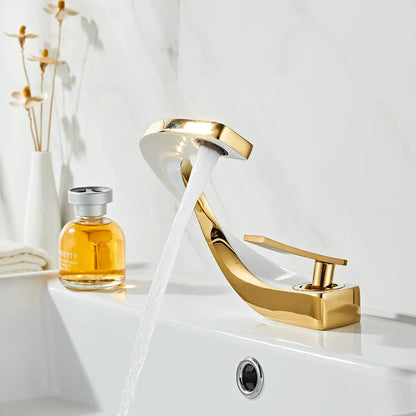 Sivra | Hochwertiger Design-Wasserhahn für moderne Badezimmer