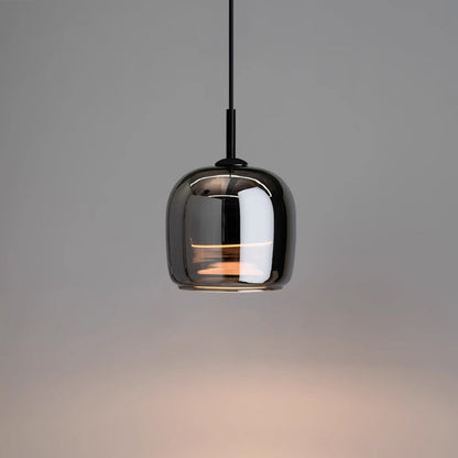 Svarna | Nordische Pendelleuchte aus getöntem Glas