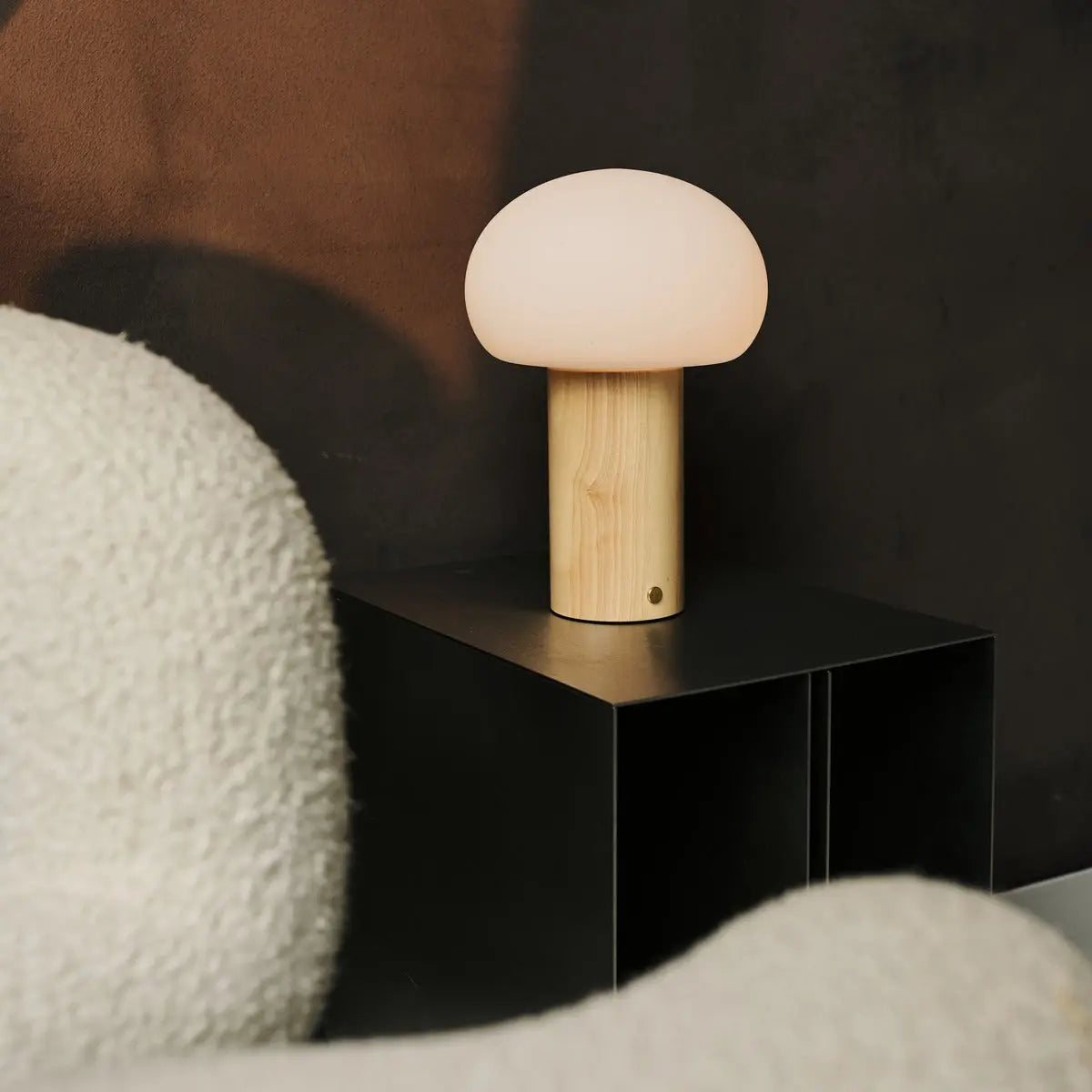 Lumari Senso | Dimmbarer Tischleuchte aus Holz und Glas mit Akku