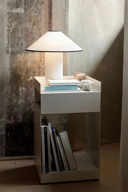Arket Fold | Metall-Beistelltisch im dänischen Origami-Design