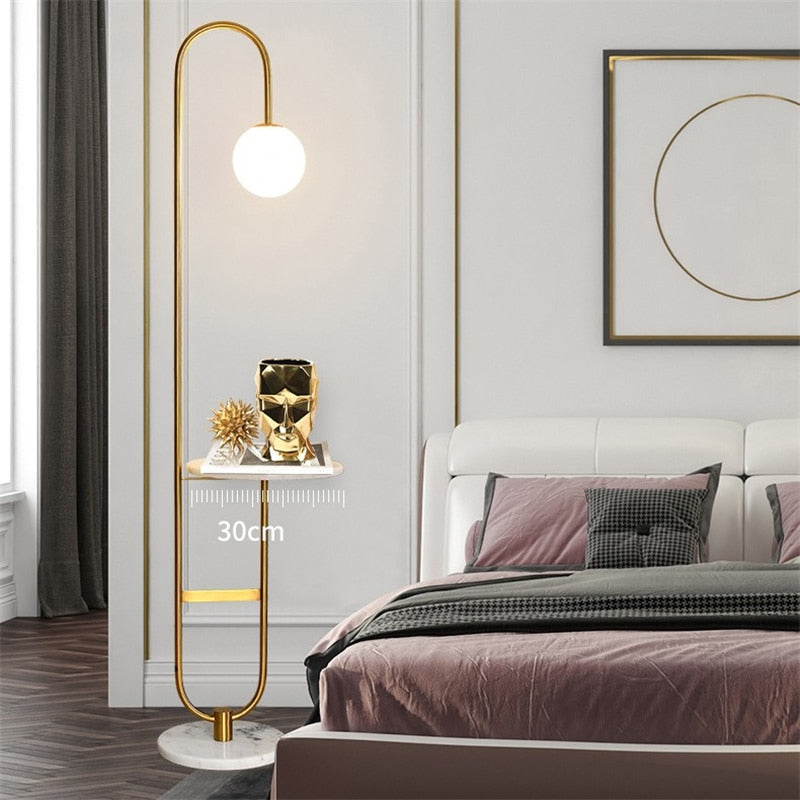 Oranthe Luno | LED‑Stehleuchte im nordischen Stil mit integriertem Beistelltisch