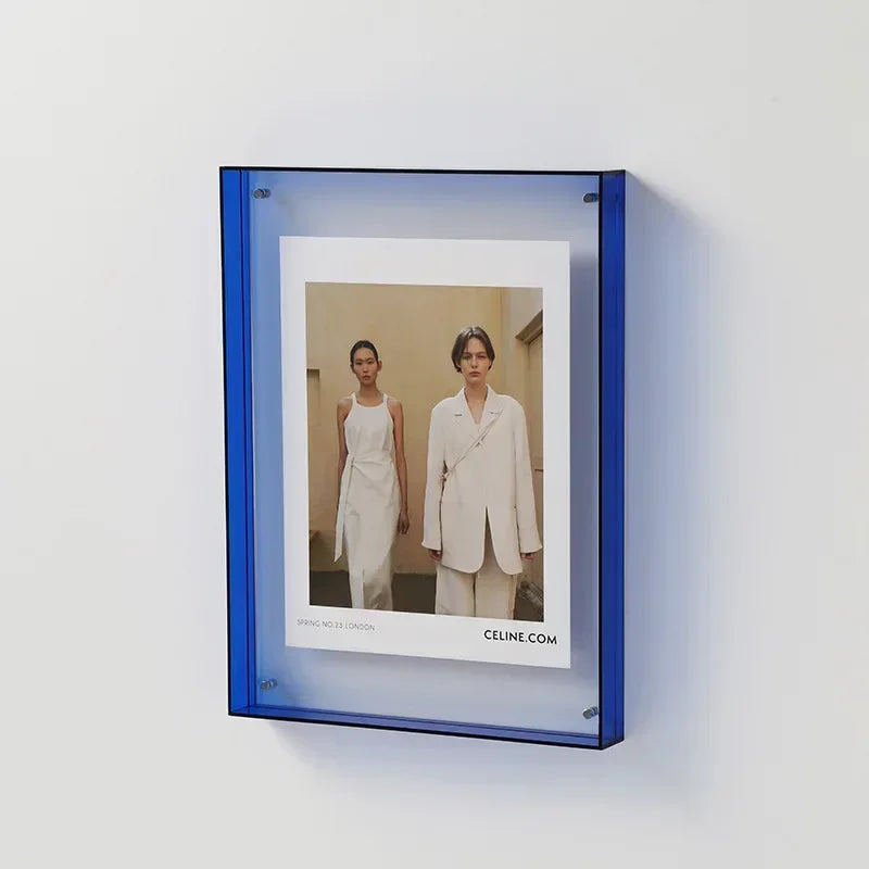 KlaraFrame Mini | Transparenter Acryl-Fotorahmen mit Standfuß für Schreibtisch & Regal