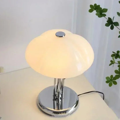 Luminarae | Moderne Tischlampe im mittelalterlich inspirierten Kunstdesign