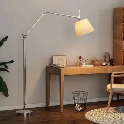 Selinara | Stehlampe mit langer Schwenkarm im Koreanischen Designstil