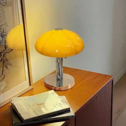 Luminarae | Moderne Tischlampe im mittelalterlich inspirierten Kunstdesign