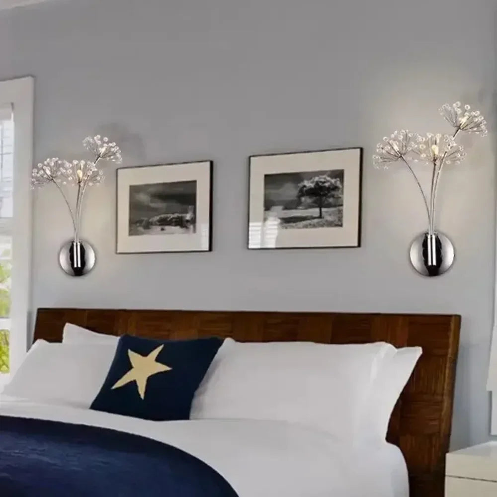 Lustrae | Moderne Wandleuchte mit kristallförmigem Pusteblumen-Design