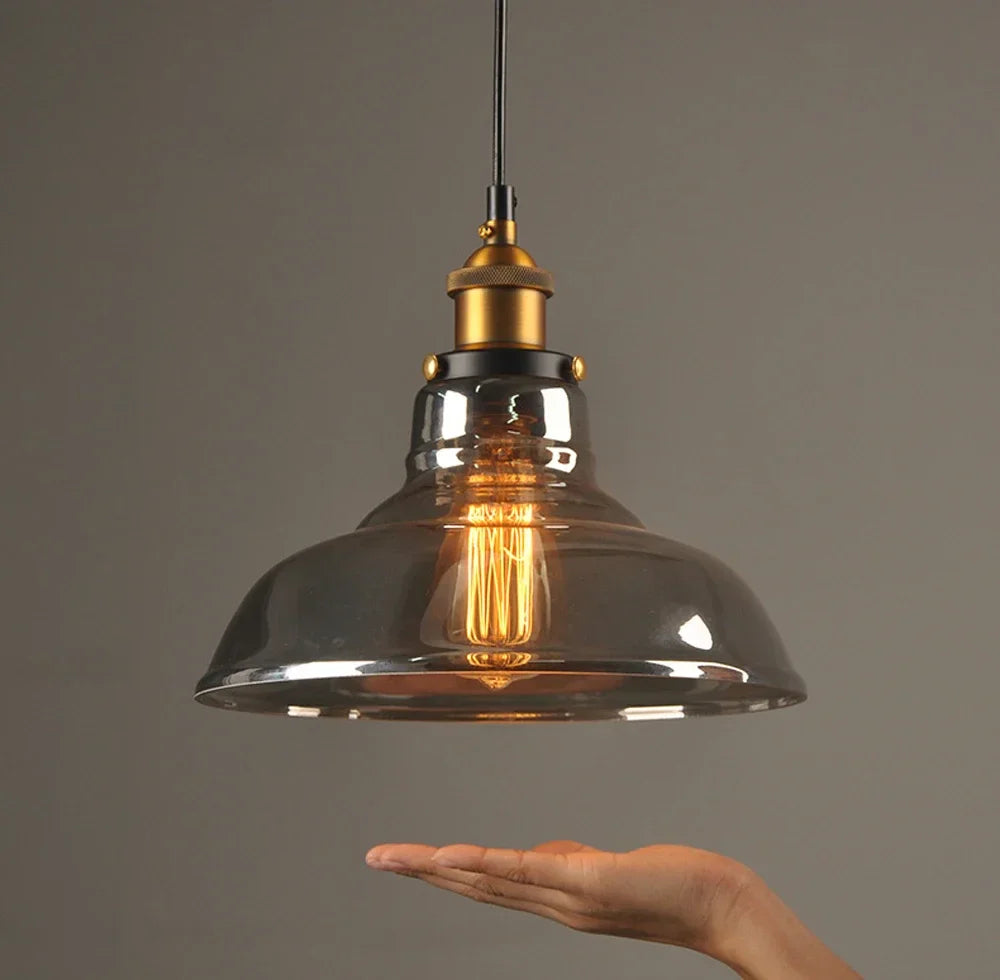 Elliot Retro-Pendelleuchte – Vintage Hängeleuchte mit rauchgrauem Glasschirm