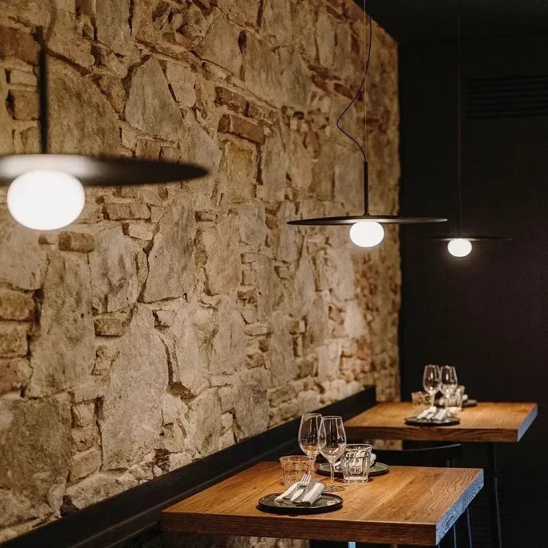 NordicGlow | Dänisch Glas Kronleuchter | Farbiger Glaslampen-Charme im skandinavischen Design