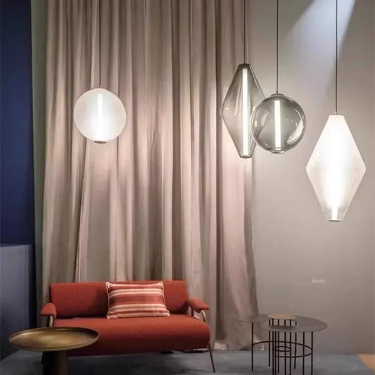 Pyrrhos | Skandinavische Glas-Hängeleuchte für Schlafzimmer und Esszimmer