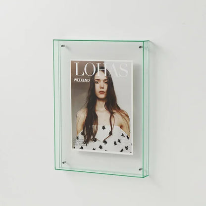 KlaraFrame Mini | Transparenter Acryl-Fotorahmen mit Standfuß für Schreibtisch & Regal