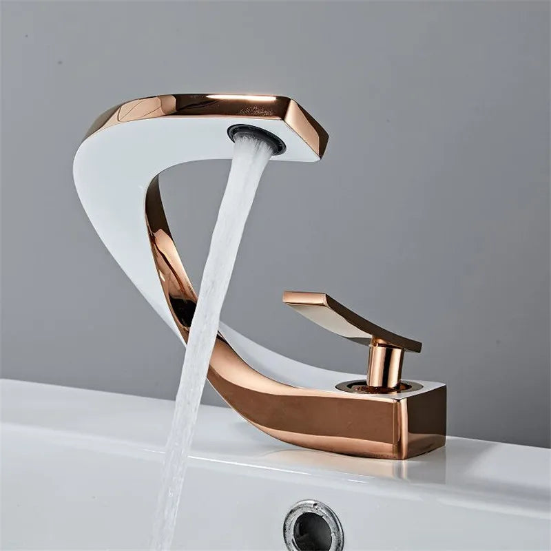 Sivra | Hochwertiger Design-Wasserhahn für moderne Badezimmer