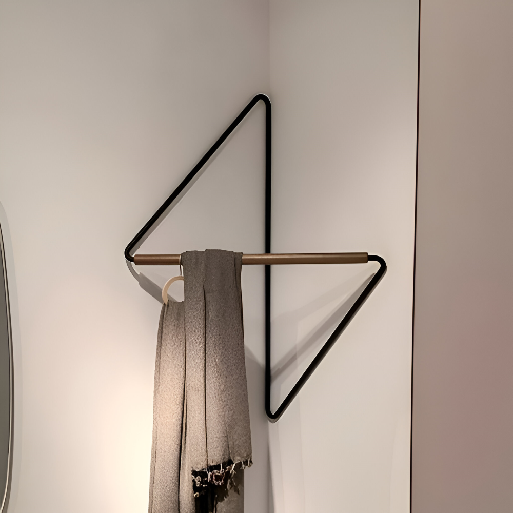 Triad – Geometrischer Garderobenständer aus Metall | Vielseitige Mehrzweck-Garderobe