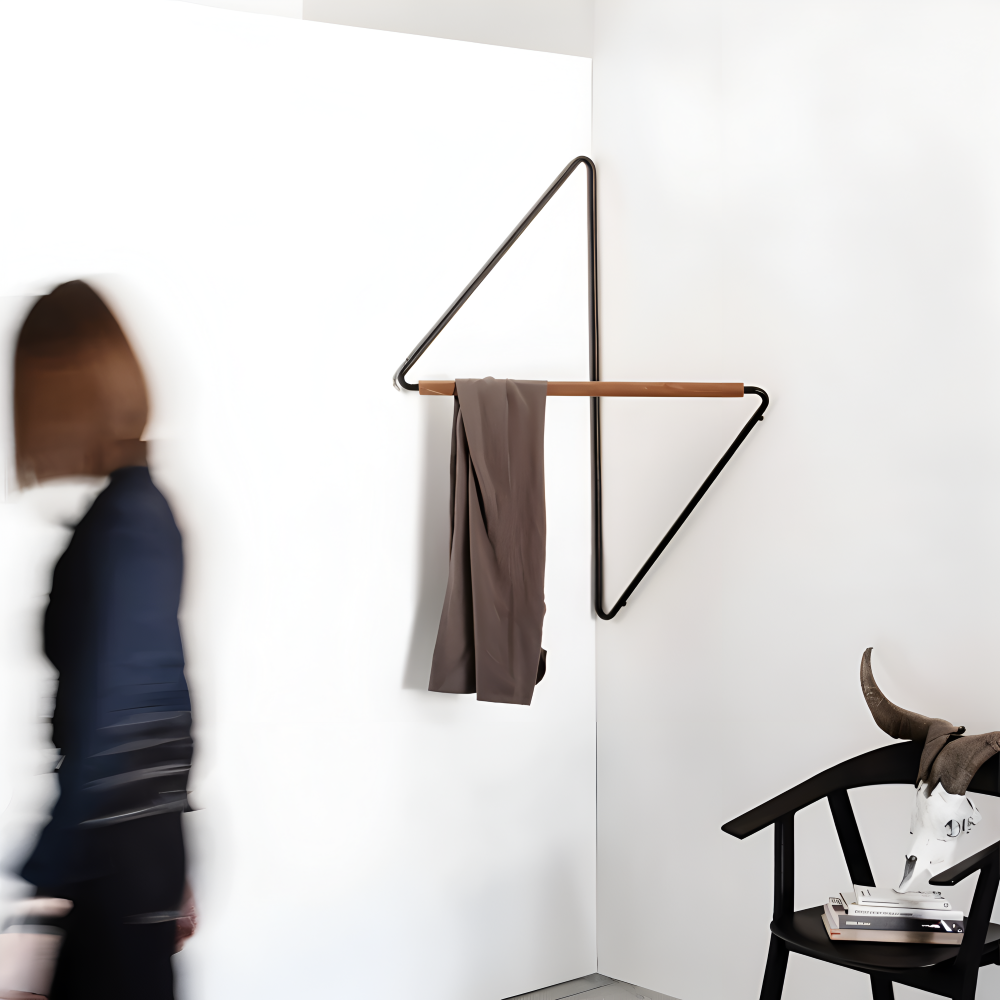 Triad – Geometrischer Garderobenständer aus Metall | Vielseitige Mehrzweck-Garderobe