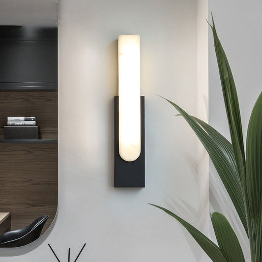 Elegante marmeren wandlamp – luxe wandlamp met LED-licht en gouden accenten