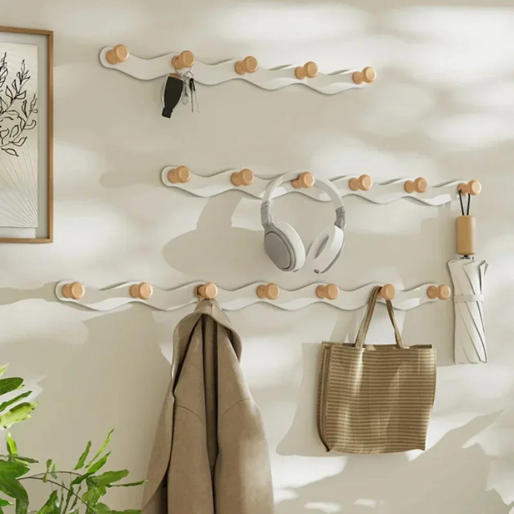 Wandgarderobe mit Kreativem Wellenhaken – Bohrfreie Montage