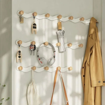 Wandgarderobe mit Kreativem Wellenhaken – Bohrfreie Montage