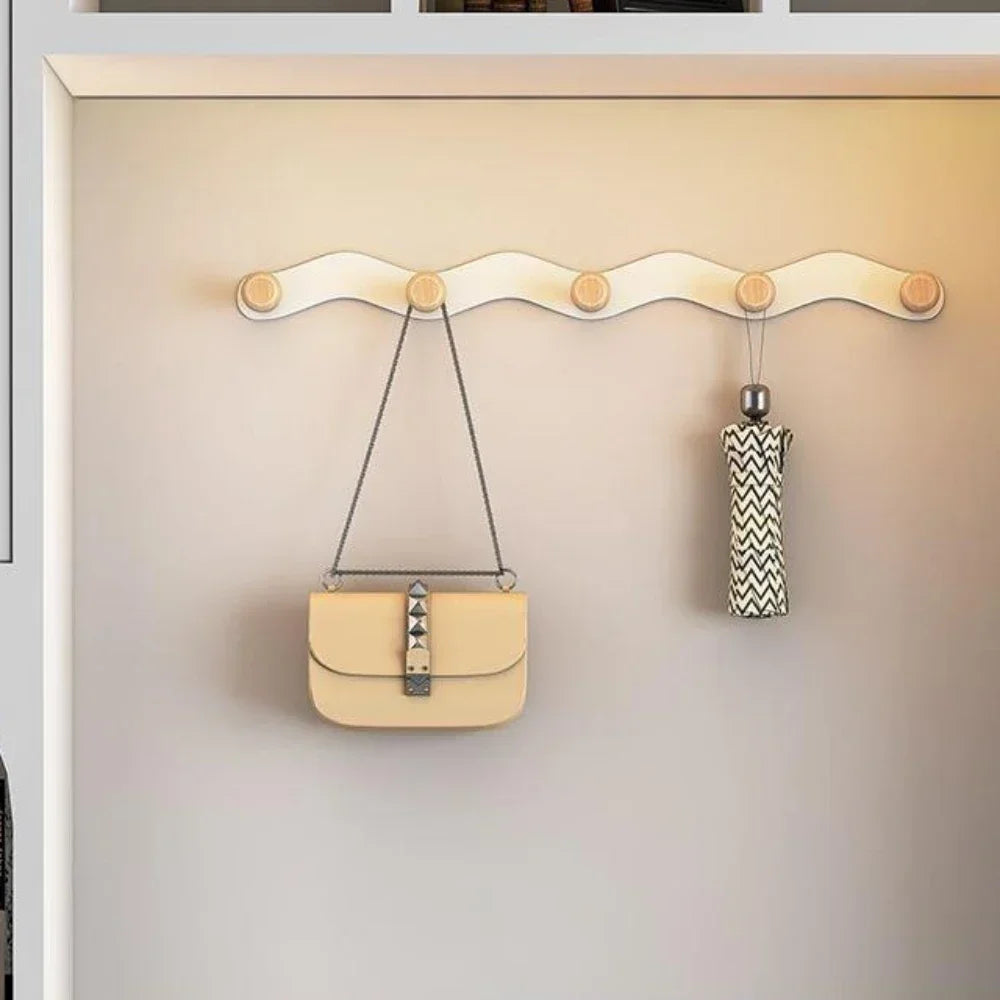 Wandgarderobe mit Kreativem Wellenhaken – Bohrfreie Montage