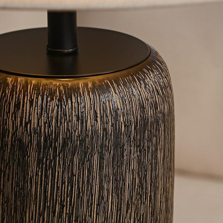 Norvyn Root | Stehleuchte aus verwittertem Holz mit Stoffschirm