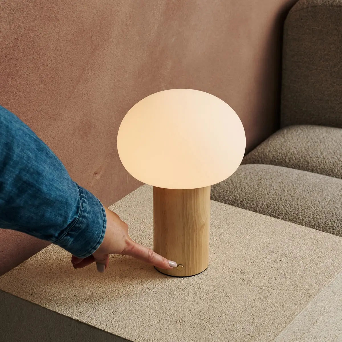 Lumari Senso | Dimmbarer Tischleuchte aus Holz und Glas mit Akku