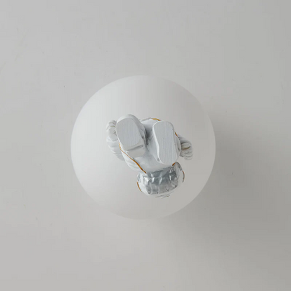 Stellari Orbit | verspielte LED-Deckenleuchte für Kinderzimmer im Astronauten-Design