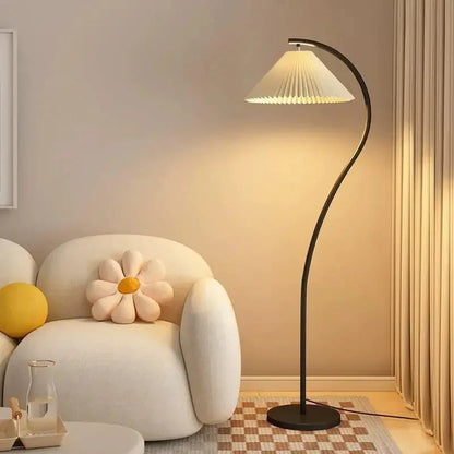 Auralis Loom | Moderne LED-Stehleuchte mit Stoffschirm im Nordic-Stil
