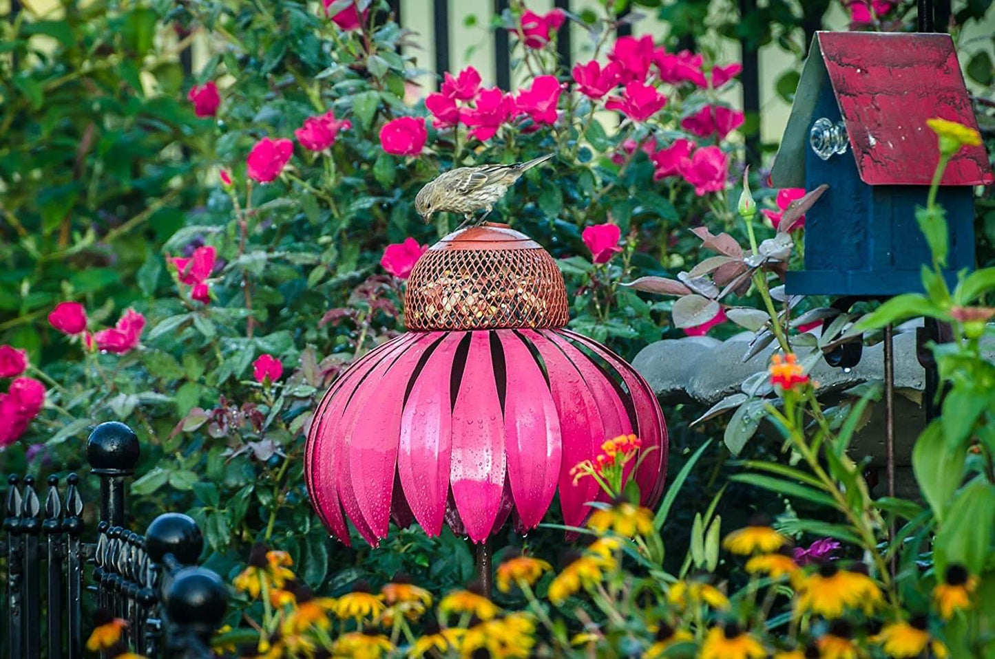NaturNest™ | Hängendes Metall-Futterhaus im Blumendesign